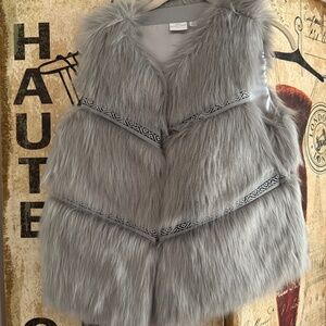 Vest, Ladies, Faux Fur Size. S - NWOT